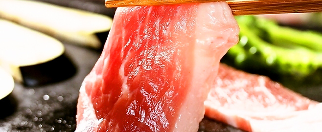 幻の島豚アグーを富士山溶岩焼きで！！